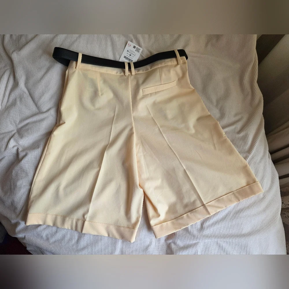 Zara Classic Cream Tailored Women's Trouser Shorts.